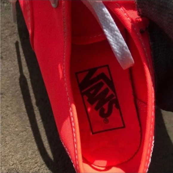 EUC Vans canvas skates shoes sneakaers size 6.5 (37) - Picture 2 of 6